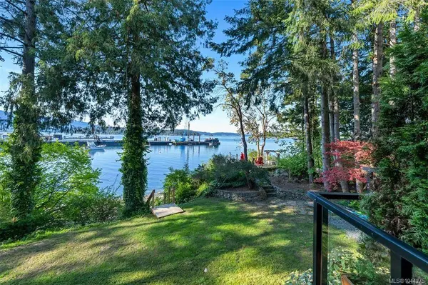 2250 Dolphin Rd, North Saanich, BC V8L 5Y7