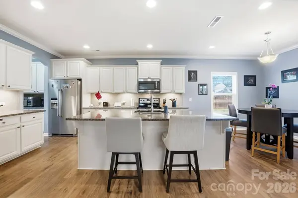 1103 Clover LN, Matthews, NC 28104
