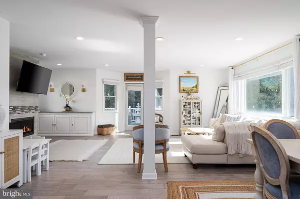 6401 WINNEPEG RD, Bethesda, MD 20817