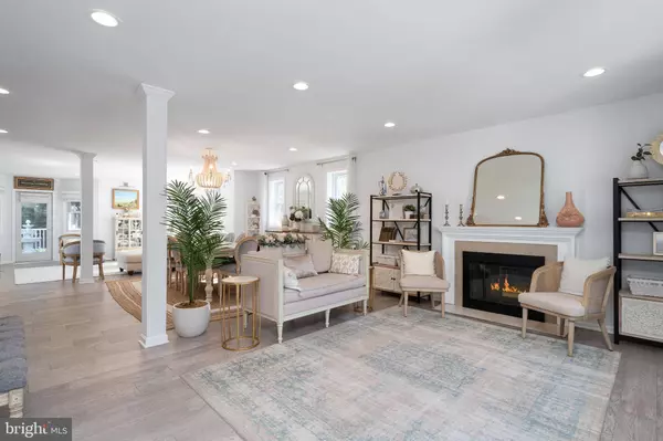 6401 WINNEPEG RD, Bethesda, MD 20817