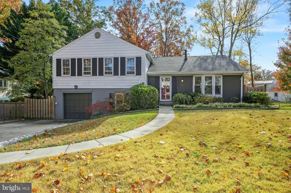 8802 STONEHAVEN CT, Rockville, MD 20854