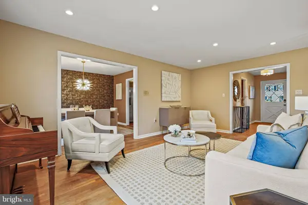 8802 STONEHAVEN CT, Rockville, MD 20854