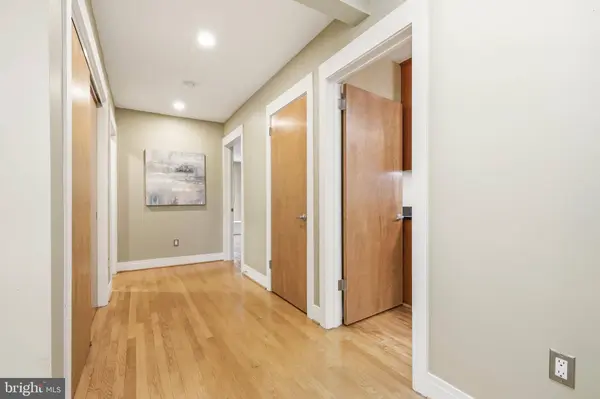 8226 WEST BEACH DR NW, Washington, DC 20012