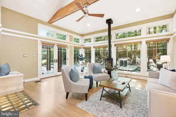 8226 WEST BEACH DR NW, Washington, DC 20012