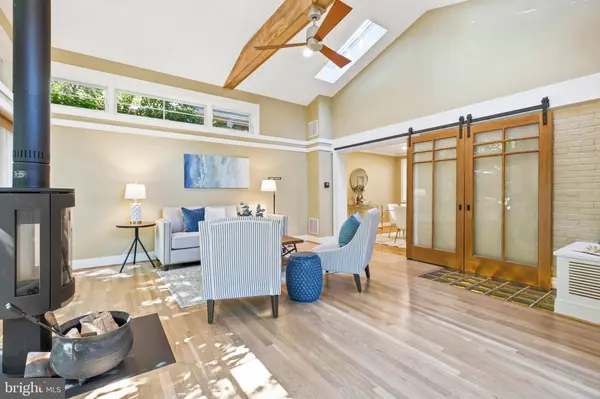 8226 WEST BEACH DR NW, Washington, DC 20012