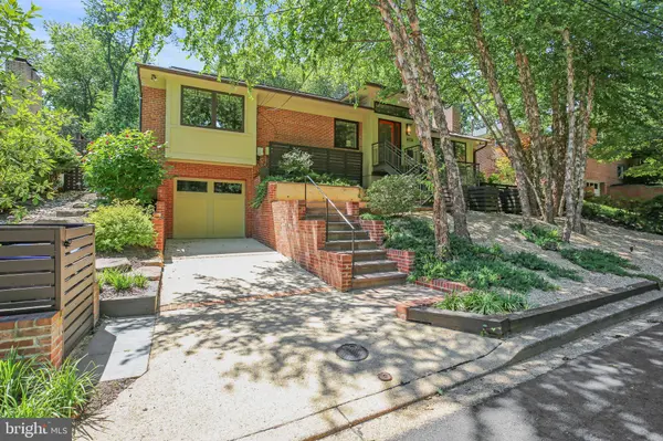 8226 WEST BEACH DR NW, Washington, DC 20012