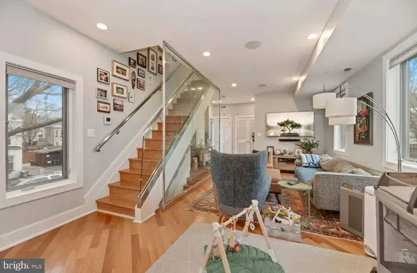 915 3RD ST NE, Washington, DC 20002