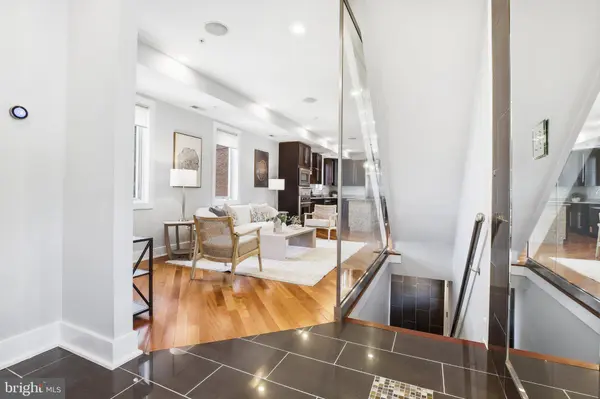 915 3RD ST NE, Washington, DC 20002