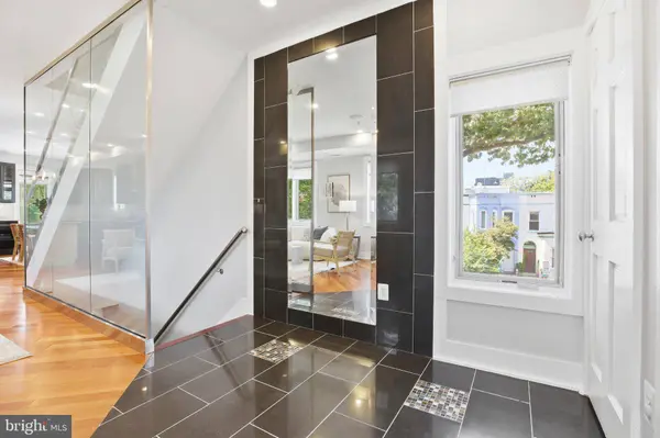 915 3RD ST NE, Washington, DC 20002