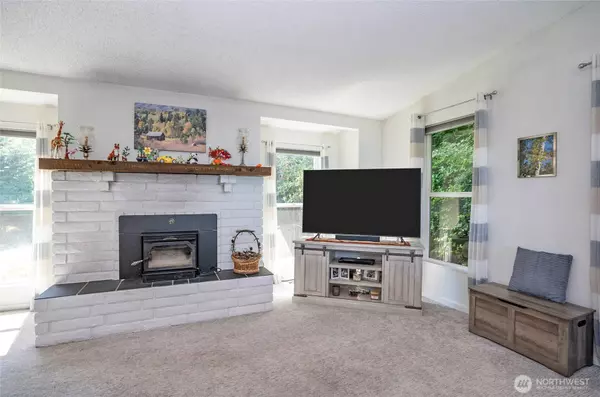 96 Kim CT, Steilacoom, WA 98388