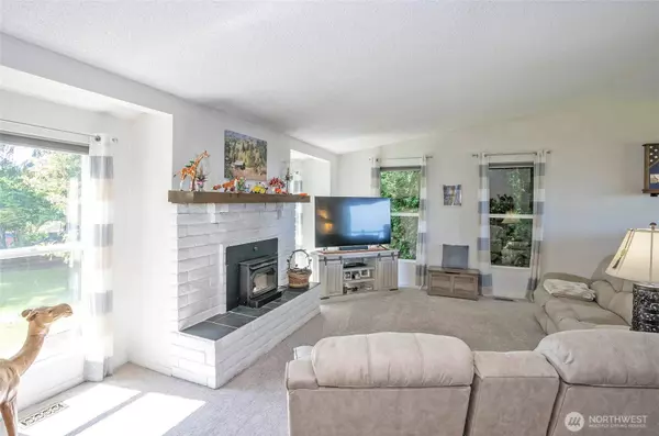 96 Kim CT, Steilacoom, WA 98388