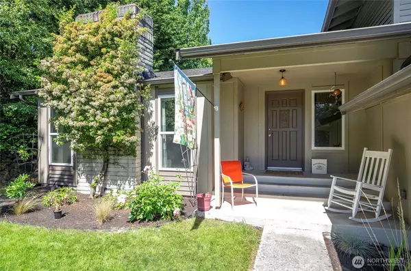 96 Kim CT, Steilacoom, WA 98388