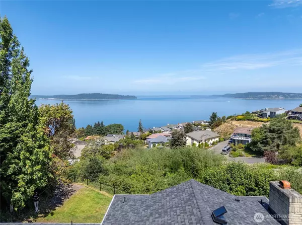 96 Kim CT, Steilacoom, WA 98388