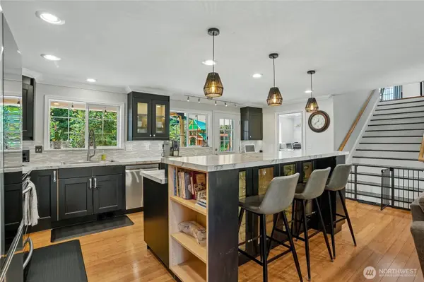 7203 35th ST NW, Gig Harbor, WA 98335