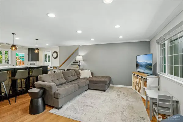 7203 35th ST NW, Gig Harbor, WA 98335