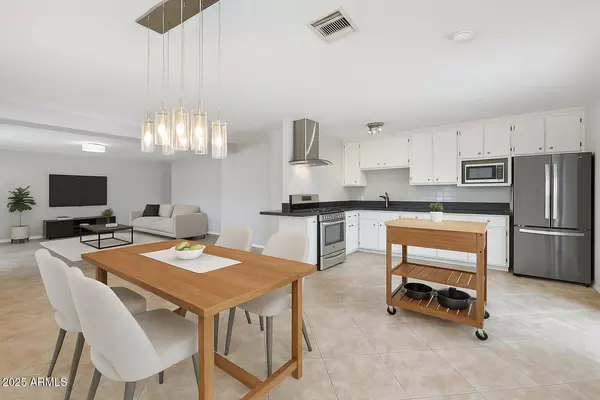 8301 E INDIANOLA Avenue, Scottsdale, AZ 85251