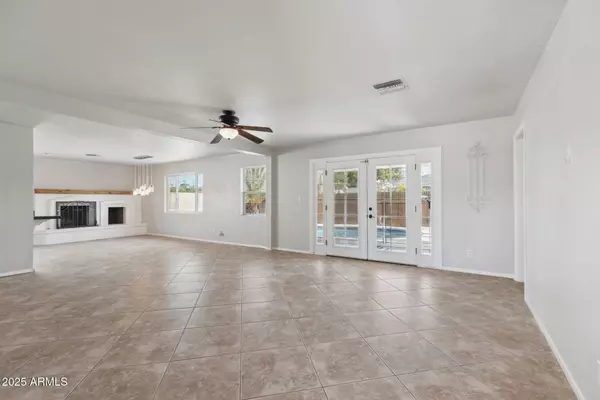 8301 E INDIANOLA Avenue, Scottsdale, AZ 85251