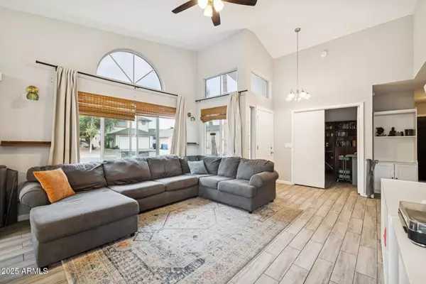 1701 E Carson Road, Phoenix, AZ 85042