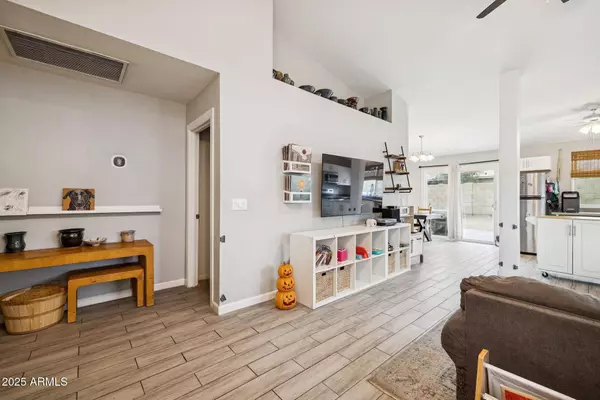 1701 E Carson Road, Phoenix, AZ 85042