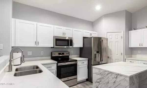 4934 W APOLLO Road, Laveen, AZ 85339