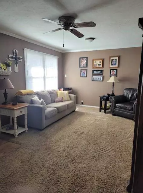 406 Winona, Lindsay, OK 73052