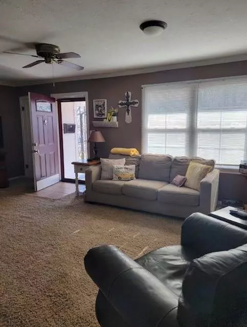 406 Winona, Lindsay, OK 73052