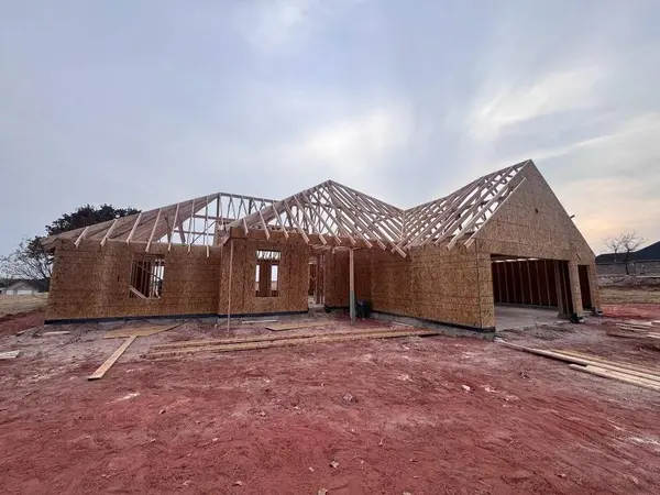 2443 Wolf Creek BND, Blanchard, OK 73010