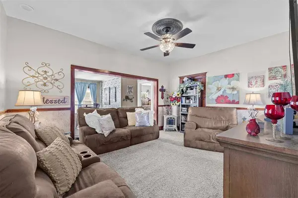 401 SW 4th ST, Tuttle, OK 73089