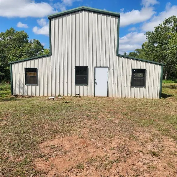 16085 N County Road 3040, Lindsay, OK 73052