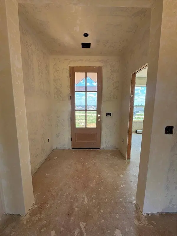 2436 Wolf Creek BND, Blanchard, OK 73010