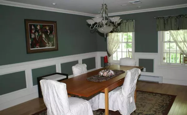 34 E Munsell Ave, Linden City, NJ 07036