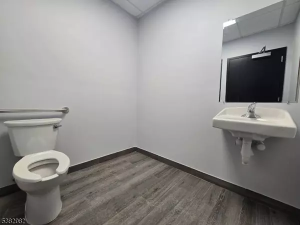 374 Green St, Woodbridge Twp., NJ 07095