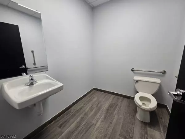 374 Green St, Woodbridge Twp., NJ 07095