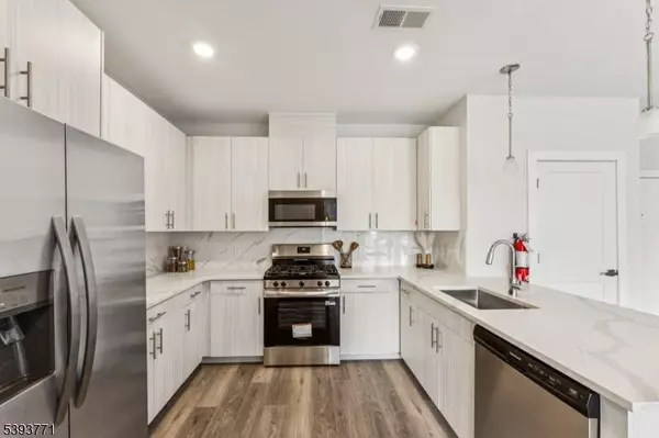 140 W Webster Ave #222, Roselle Park Boro, NJ 07204