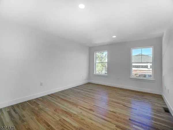 429 Niles St, Elizabeth City, NJ 07202