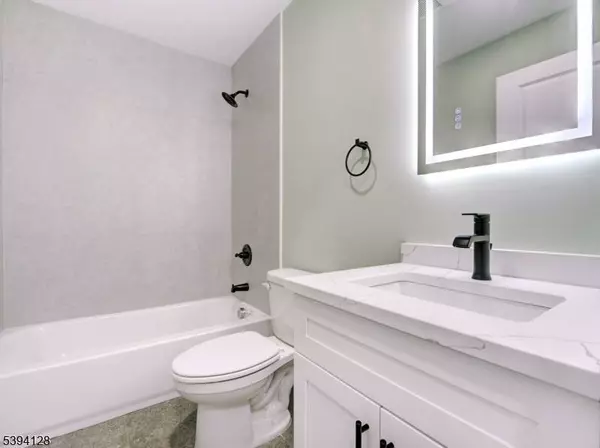 429 Niles St, Elizabeth City, NJ 07202