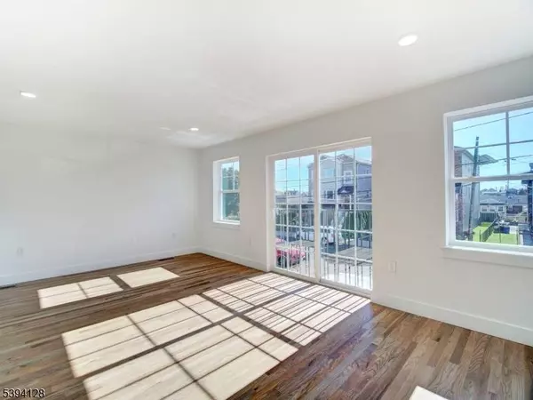 429 Niles St, Elizabeth City, NJ 07202