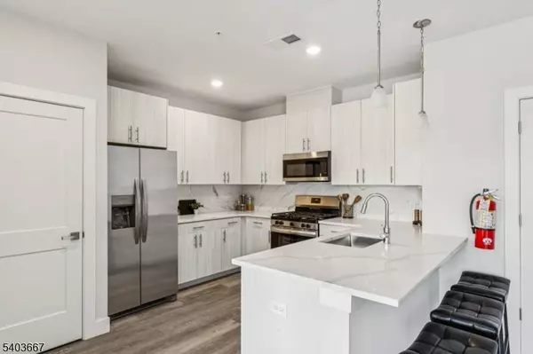 140 W Webster Ave #201, Roselle Park Boro, NJ 07204