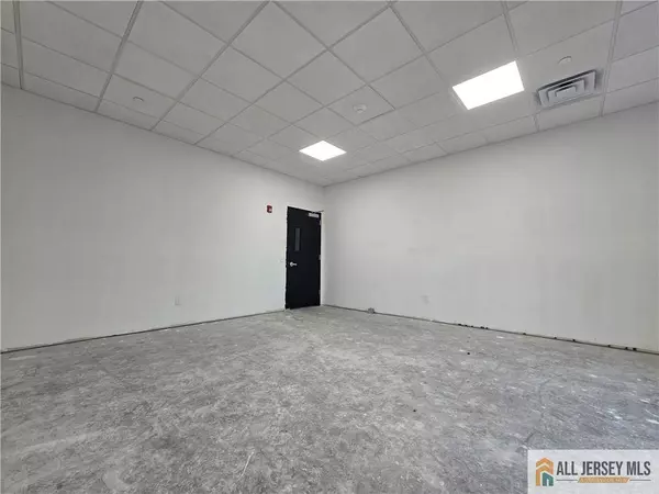 374 Green ST, Woodbridge Proper, NJ 07095