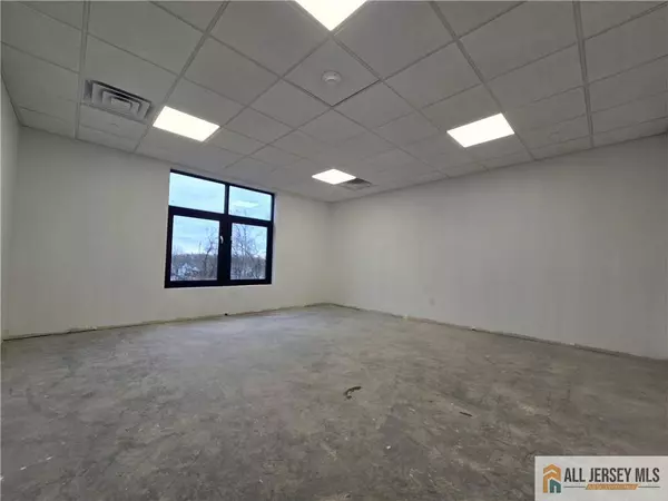 374 Green ST, Woodbridge Proper, NJ 07095