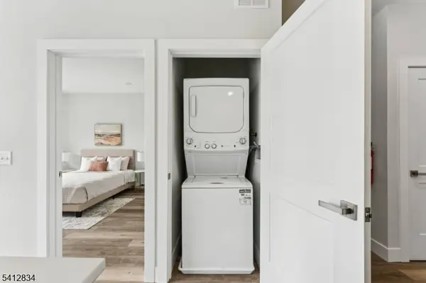 140 W Webster Ave #209, Roselle Park Boro, NJ 07204