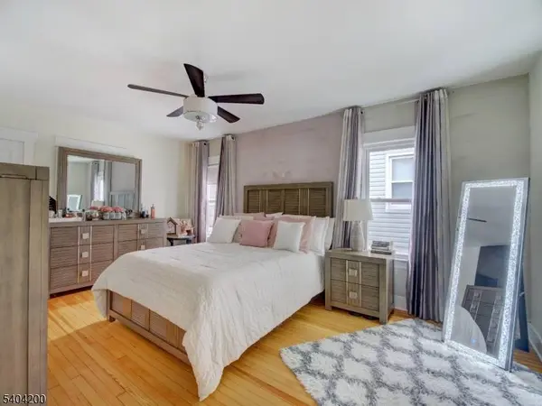 833 Cleveland Ave, Elizabeth City, NJ 07208