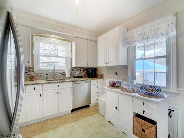 610 Laurita St, Linden City, NJ 07036