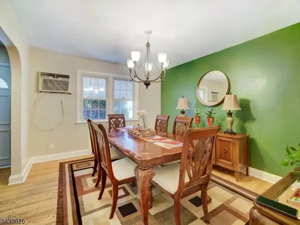 610 Laurita St, Linden City, NJ 07036