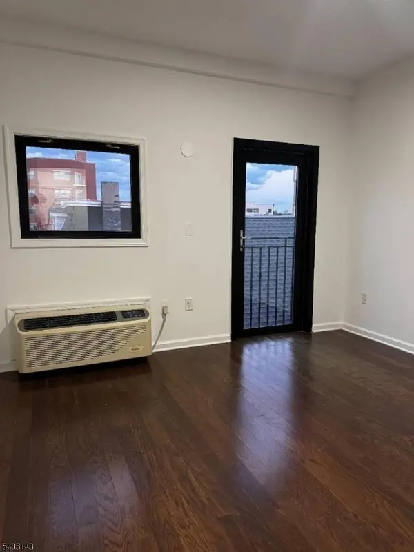 190 Culver Ave, Jersey City, NJ 07305