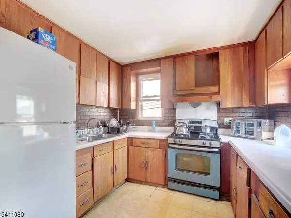 115 Madison Ave, Elizabeth City, NJ 07201