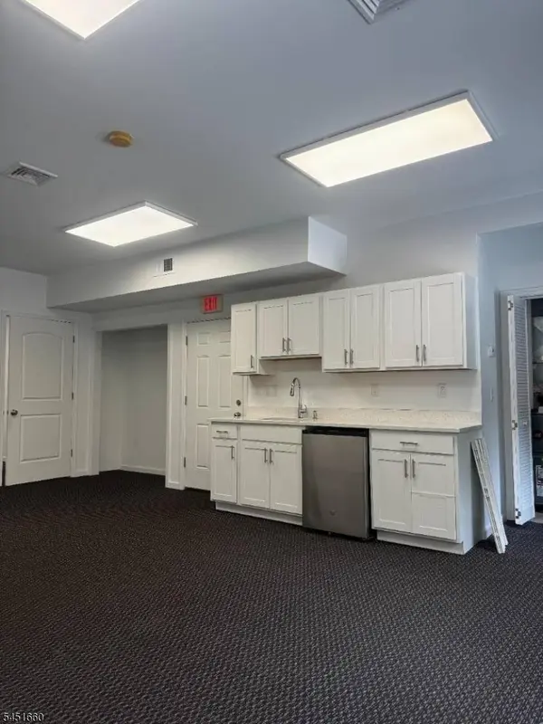 911 Elizabeth Ave, Elizabeth City, NJ 07201
