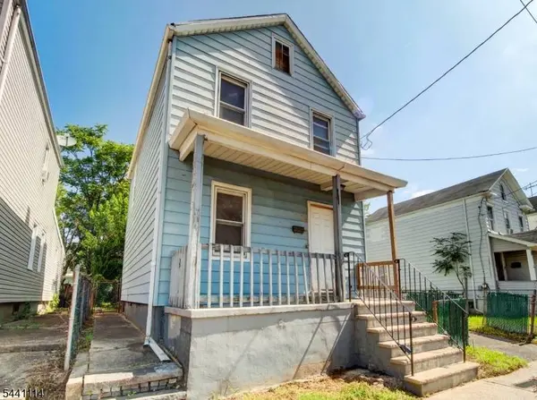220 William St, Rahway City, NJ 07065