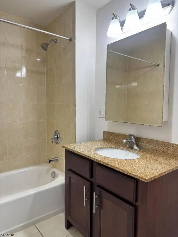 190 Culver Ave #306, Jersey City, NJ 07305