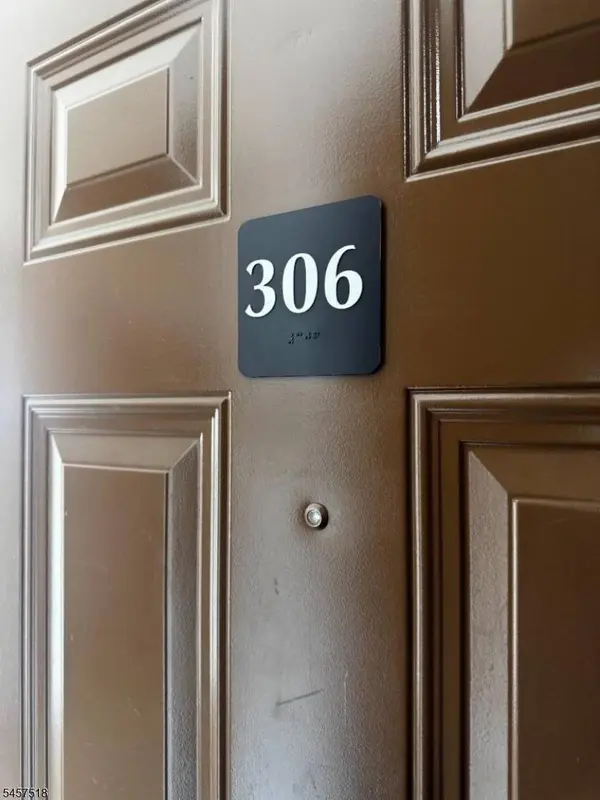 190 Culver Ave #306, Jersey City, NJ 07305